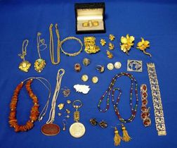 Miscellaneous Collection of Jewelry